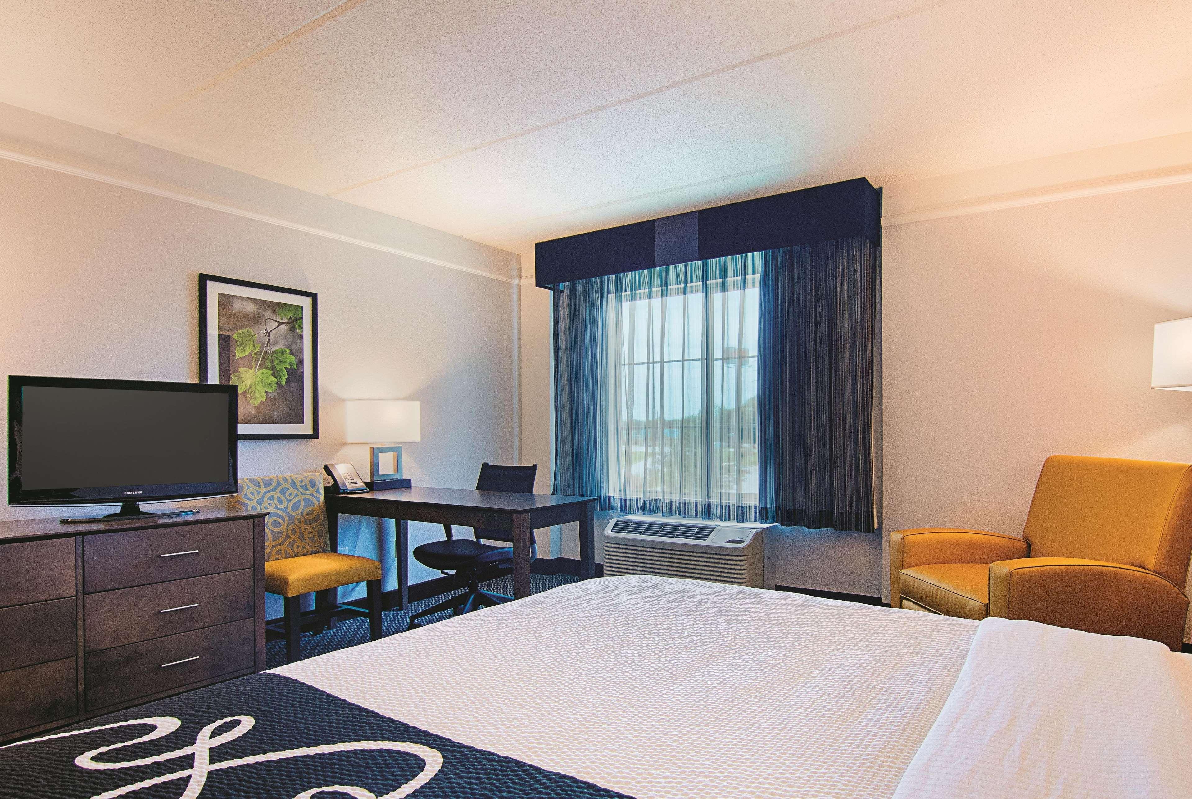 La Quinta By Wyndham Shreveport Airport Hotel Exterior foto